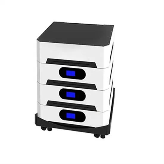 Solar panel voltage stabilizing inverter